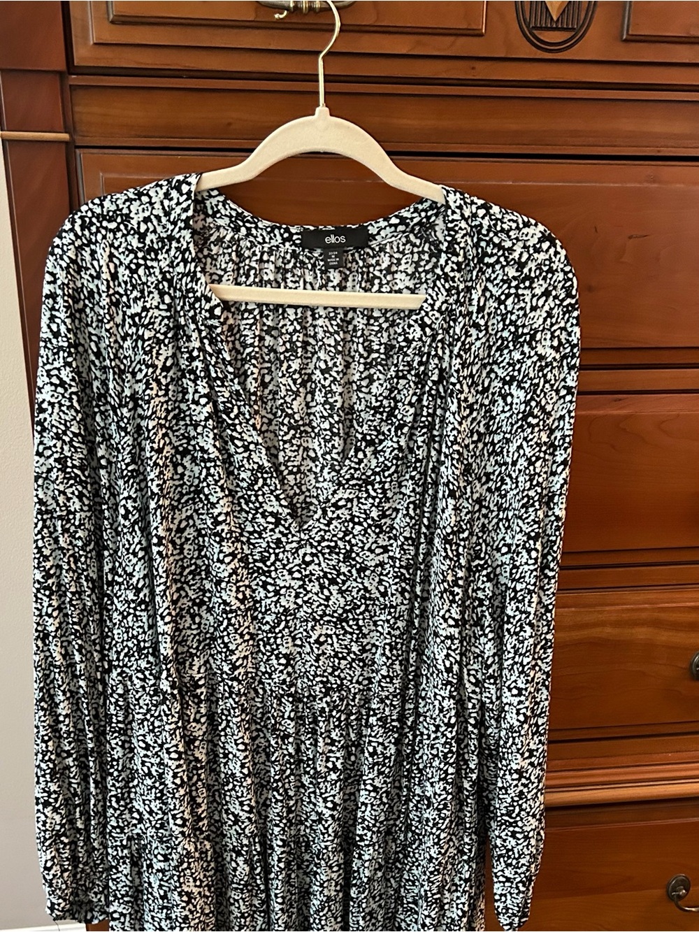ellos Black and White Long Sleeve V-Neck Floral Print Dress